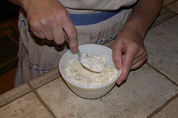 Mixing the flour and potatoes